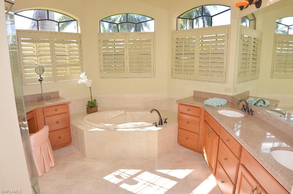 YACHT CLUB - Residential