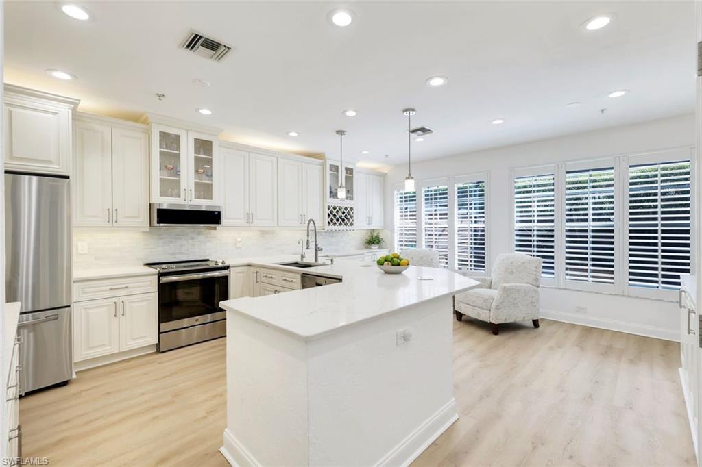 MEWS OF NAPLES - Residential