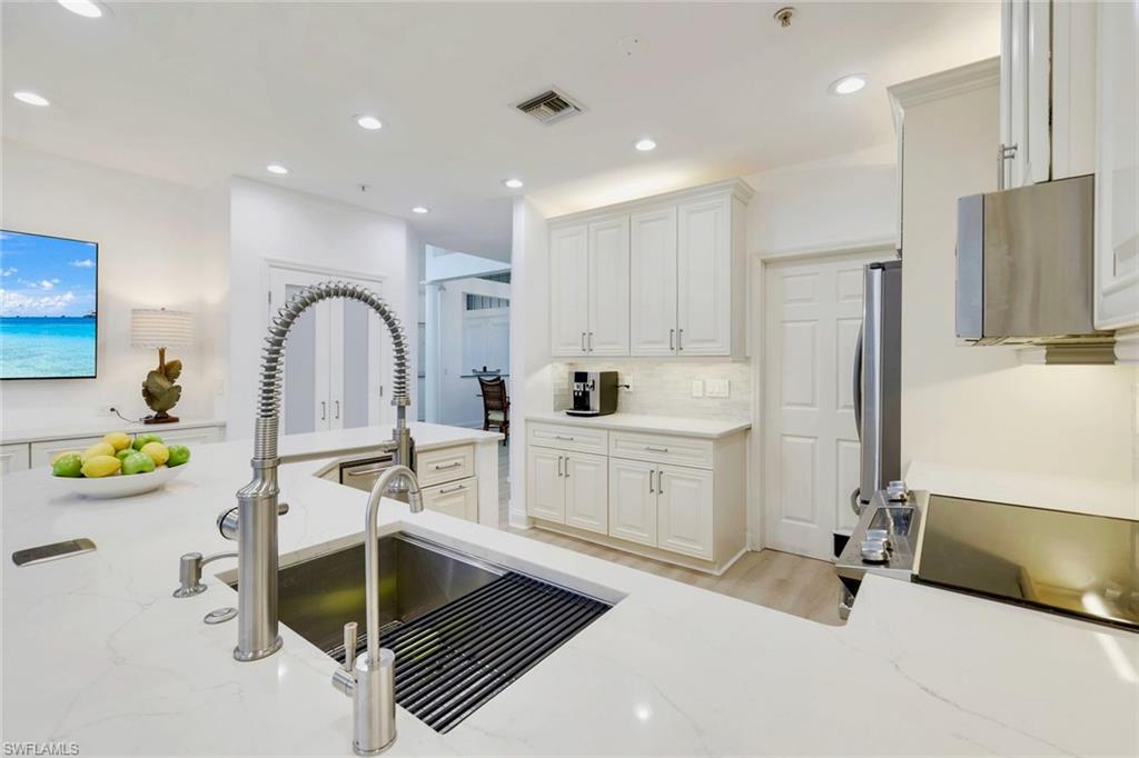 MEWS OF NAPLES - Residential