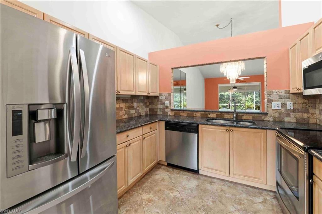 8033 San Vista CIR 12R