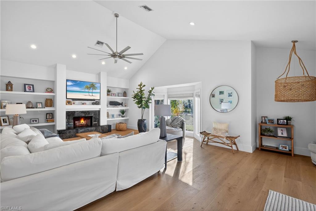 MONTEREY - Residential
