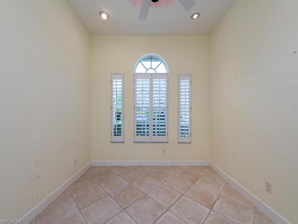 AUTUMN WOODS - Residential