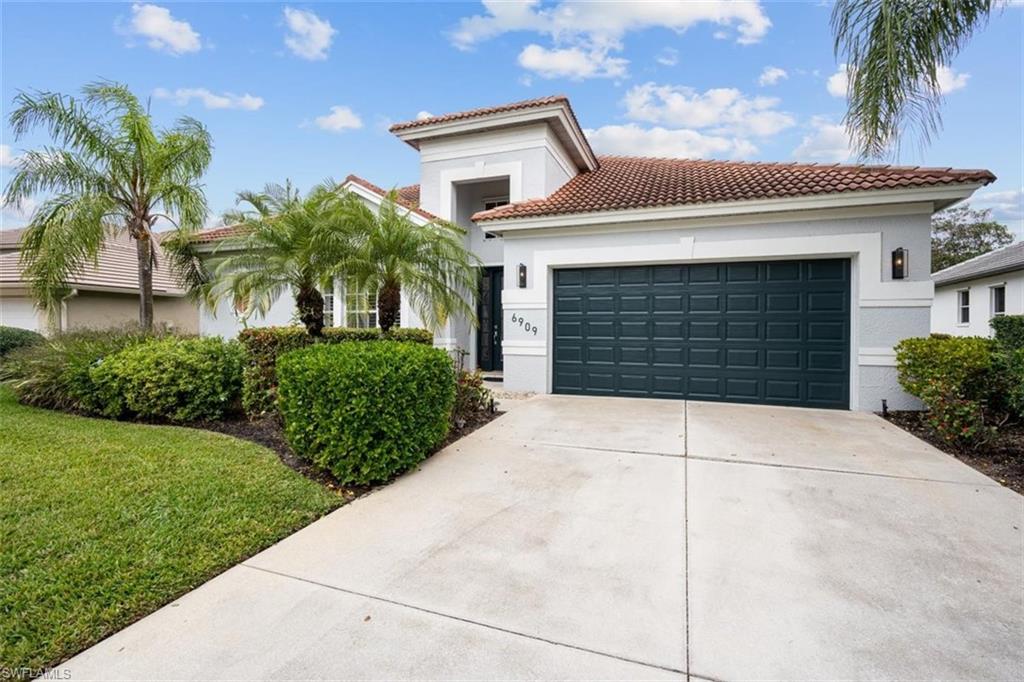 AUTUMN WOODS - Residential