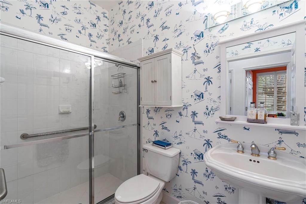 AUTUMN WOODS - Residential