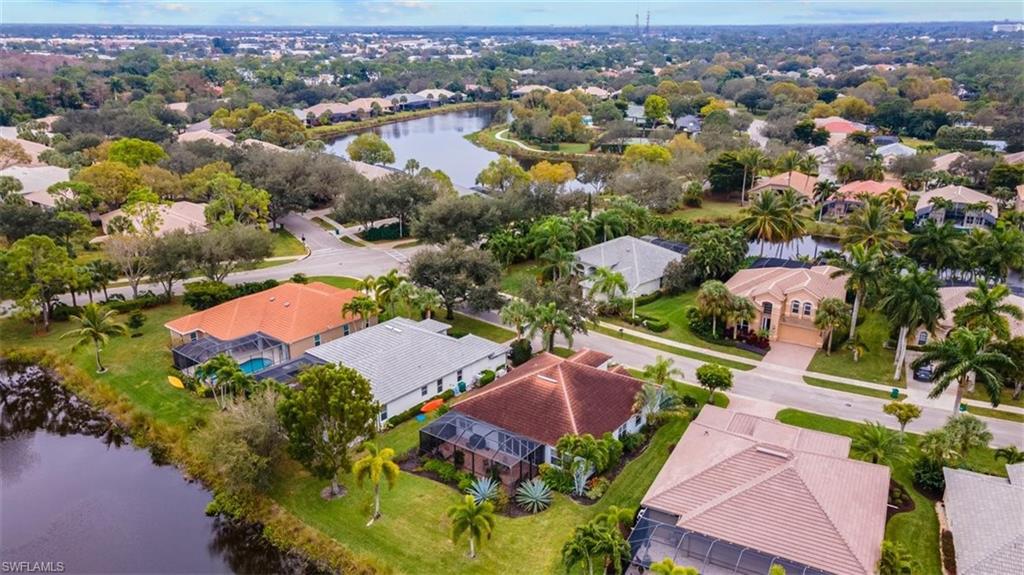 AUTUMN WOODS - Residential