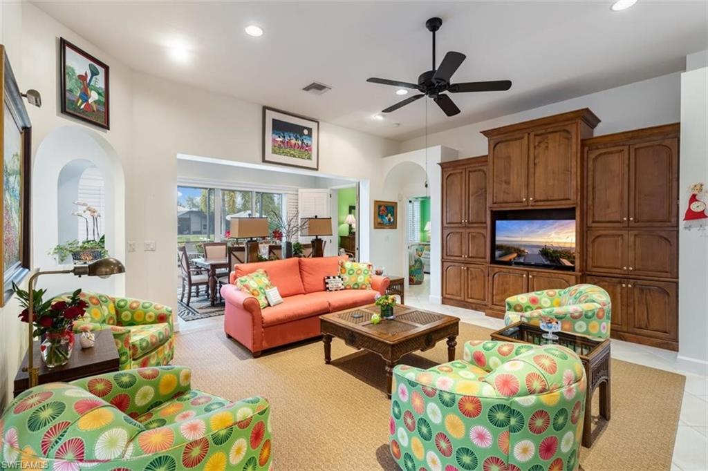 AUTUMN WOODS - Residential