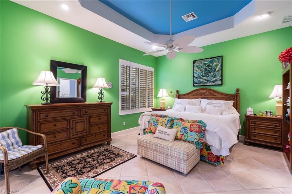 AUTUMN WOODS - Residential