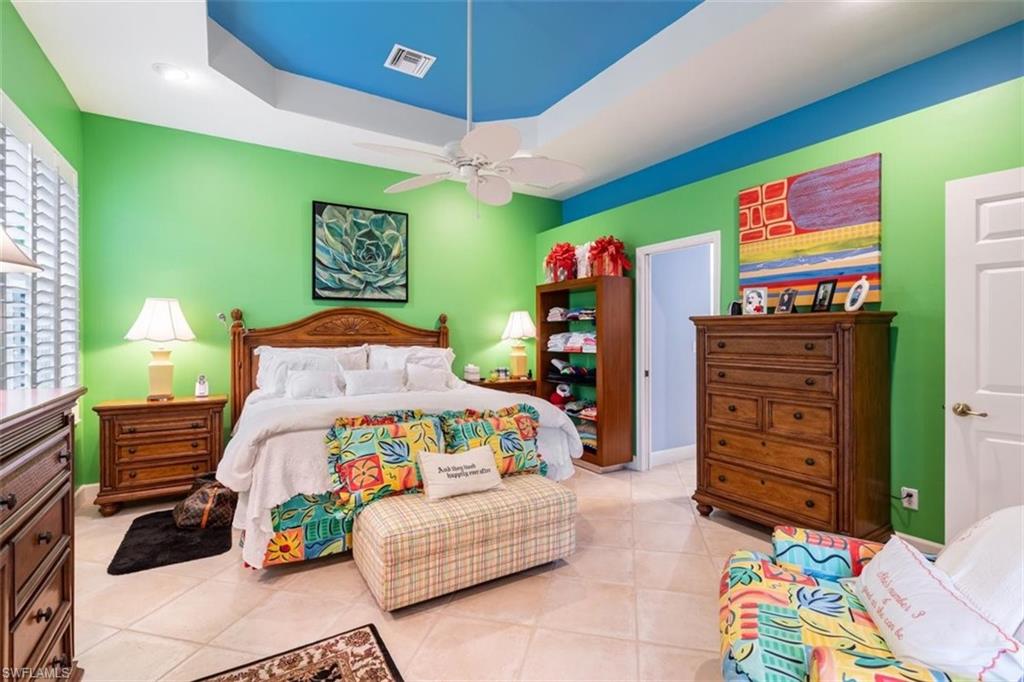 AUTUMN WOODS - Residential