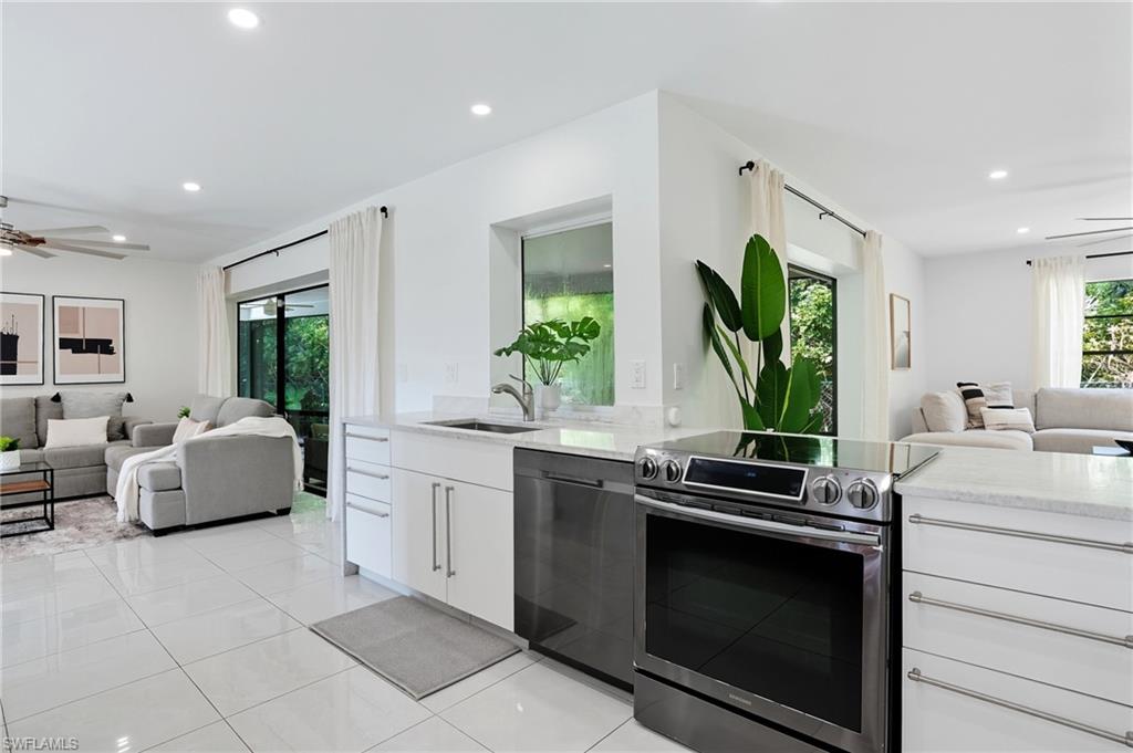 PALM RIVER ESTATES - Residential Lease