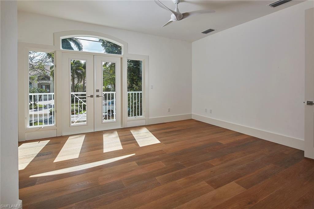 AQUALANE SHORES - Residential