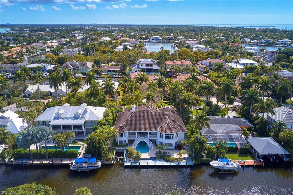 AQUALANE SHORES - Residential