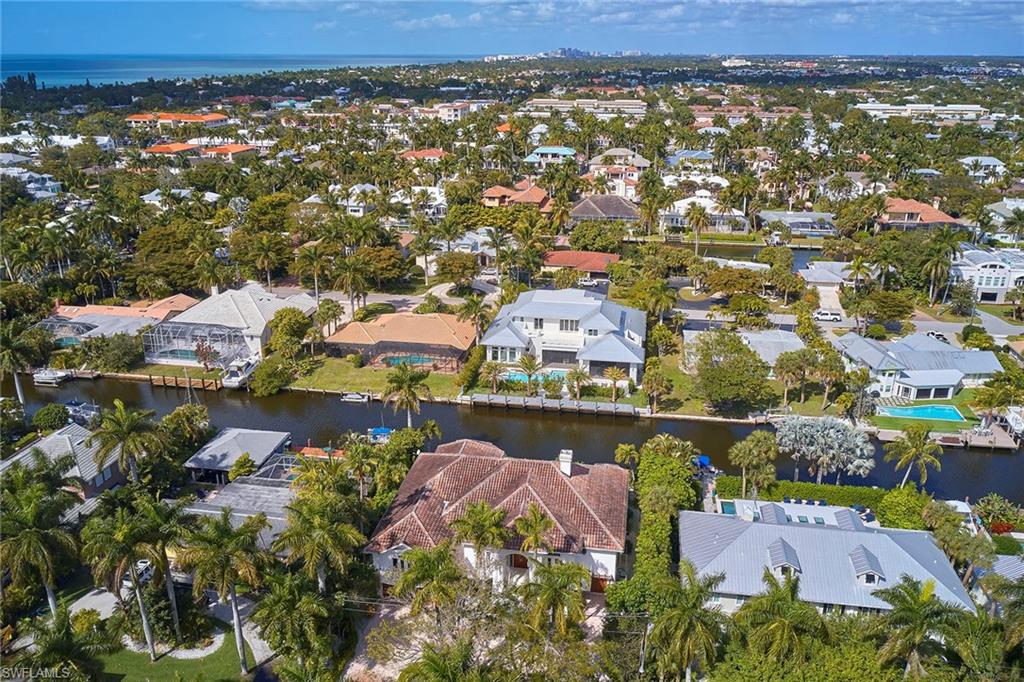 AQUALANE SHORES - Residential