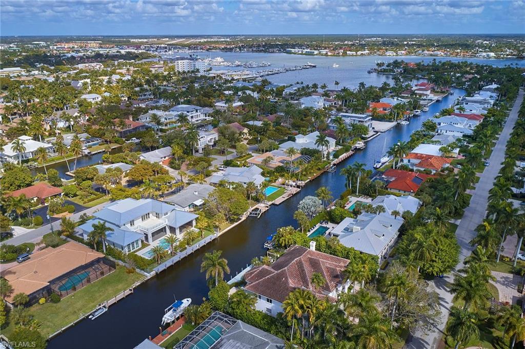 AQUALANE SHORES - Residential