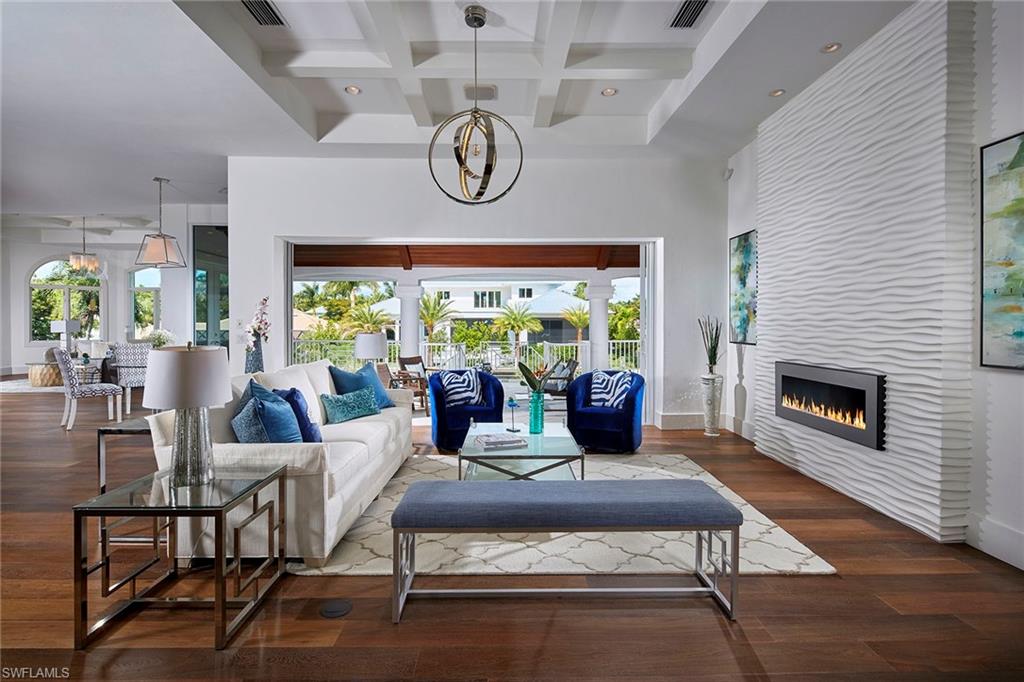 AQUALANE SHORES - Residential