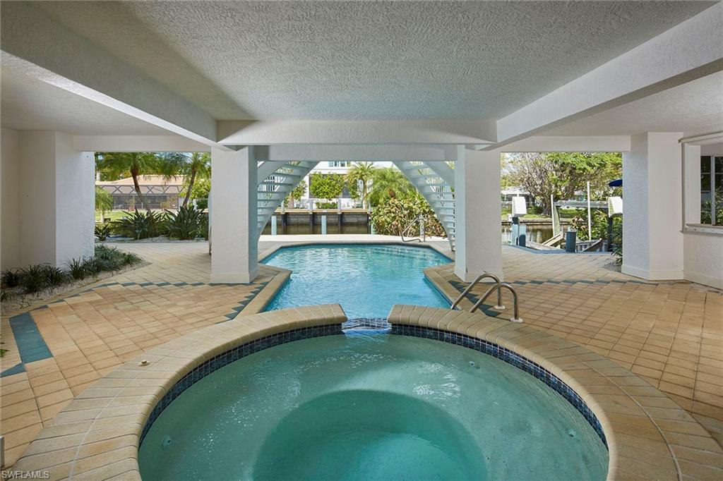 AQUALANE SHORES - Residential