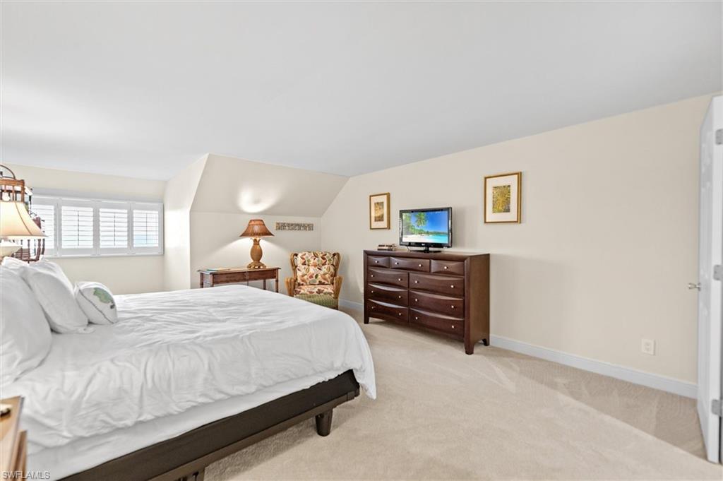 BAYSIDE VILLAS - Residential