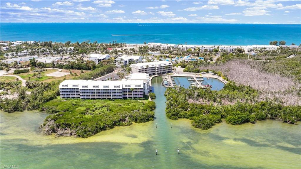 BAYSIDE VILLAS - Residential