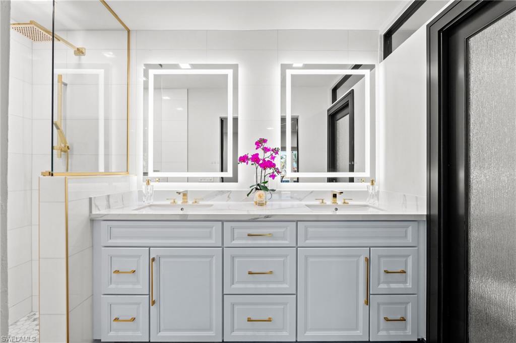 ISLAND PARK - Residential