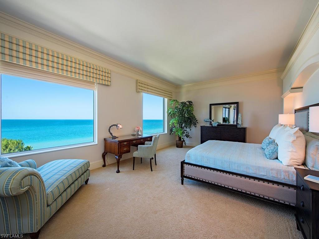 SEASONS AT NAPLES CAY - Residential