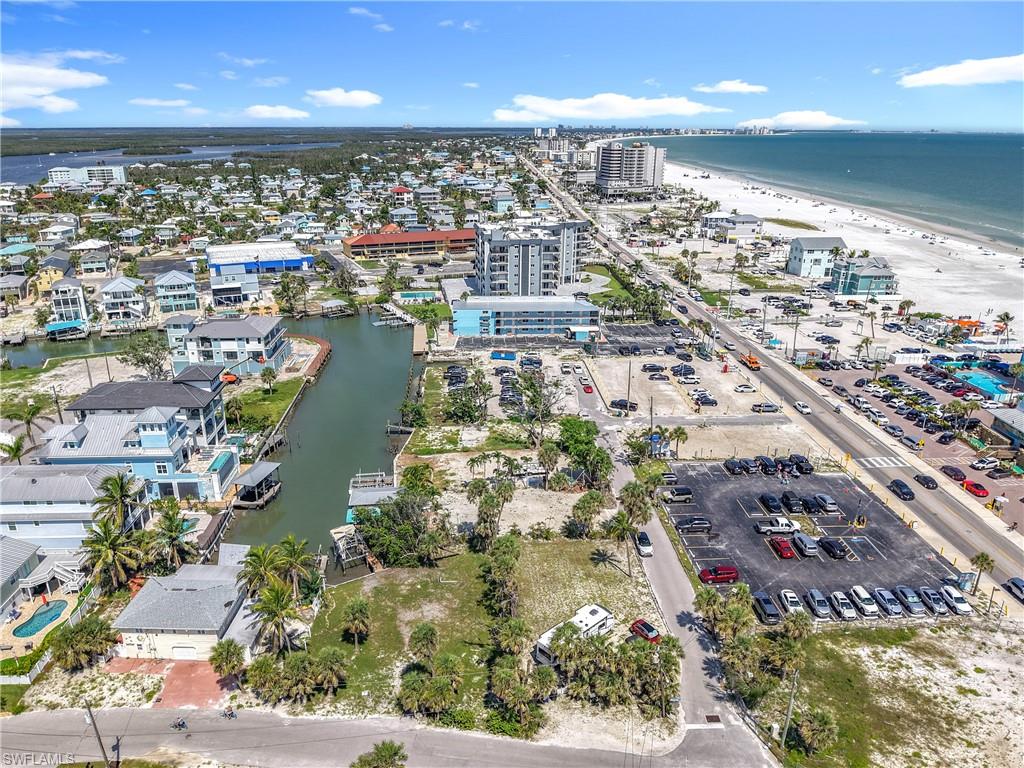 VENETIAN GARDENS - Land