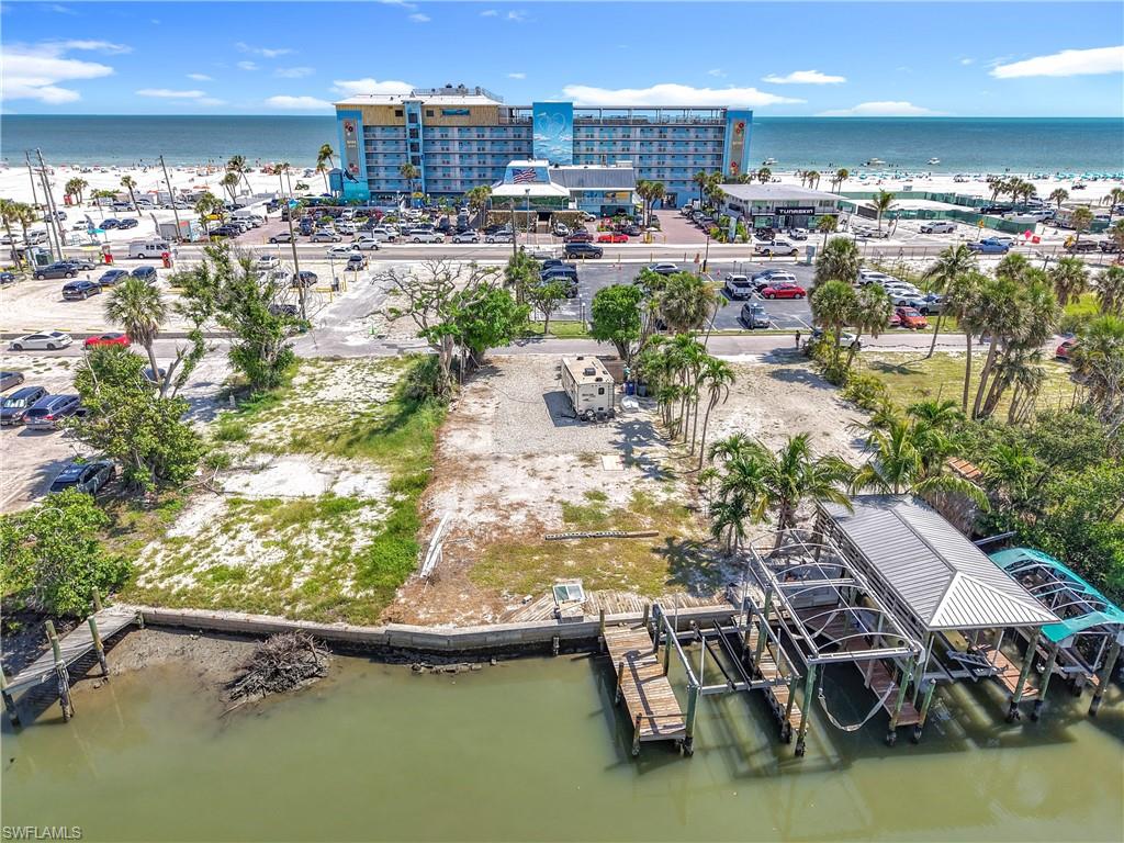 VENETIAN GARDENS - Land