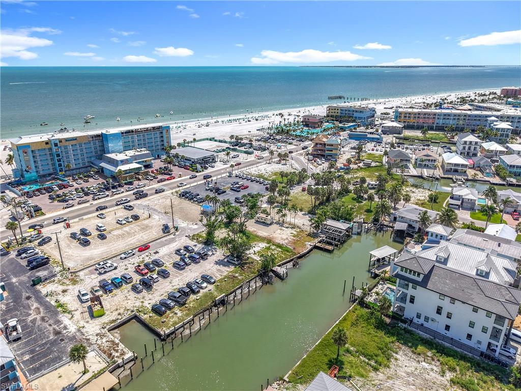 VENETIAN GARDENS - Land