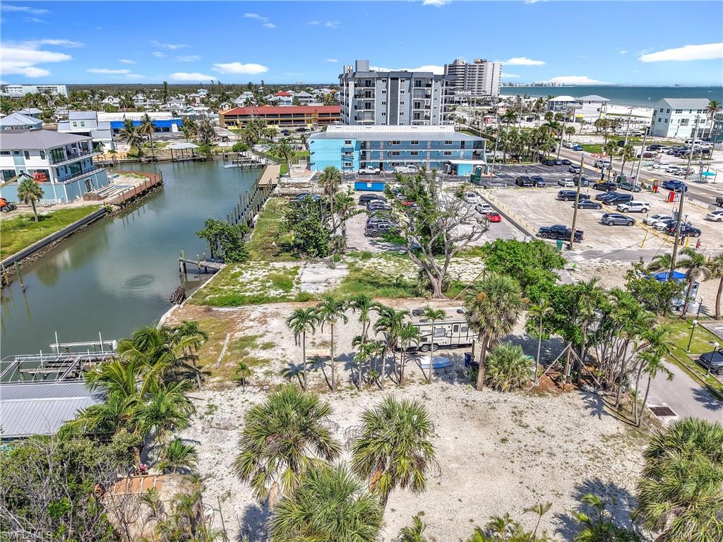 VENETIAN GARDENS - Land