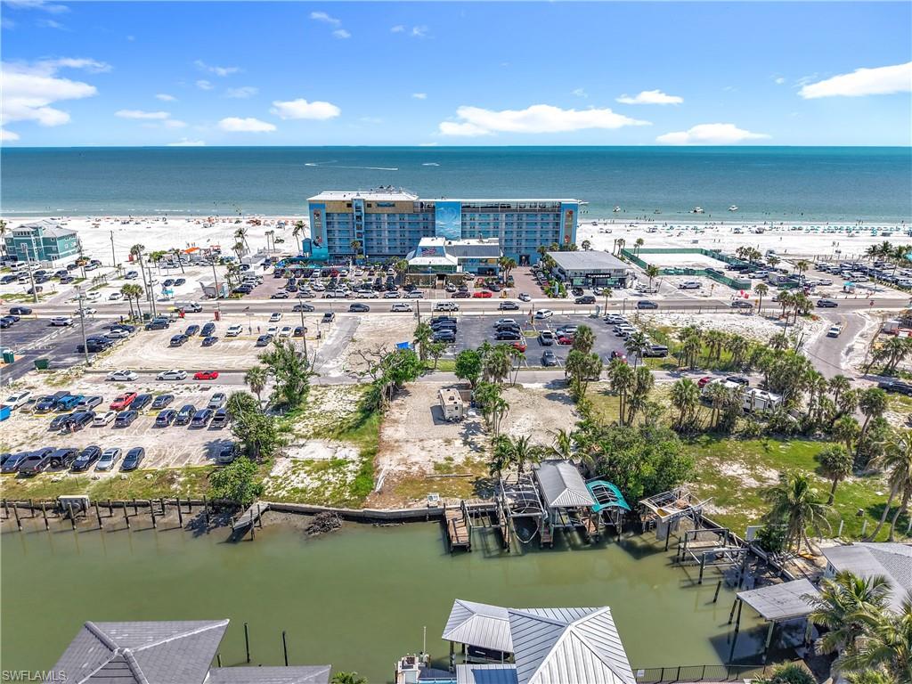 VENETIAN GARDENS - Land