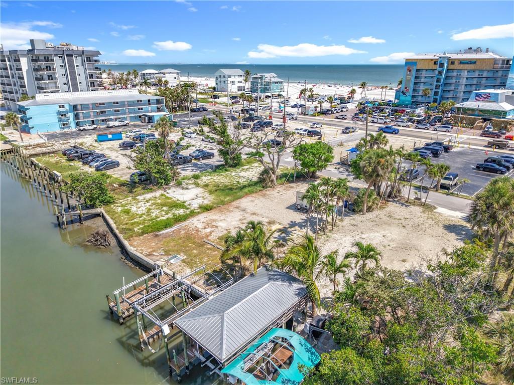 VENETIAN GARDENS - Land