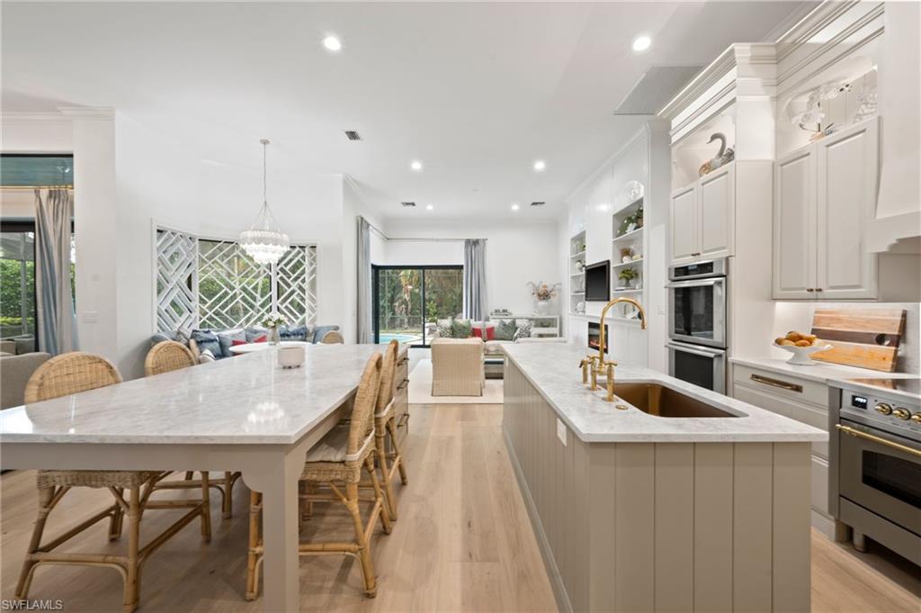 WILSHIRE LAKES - Residential