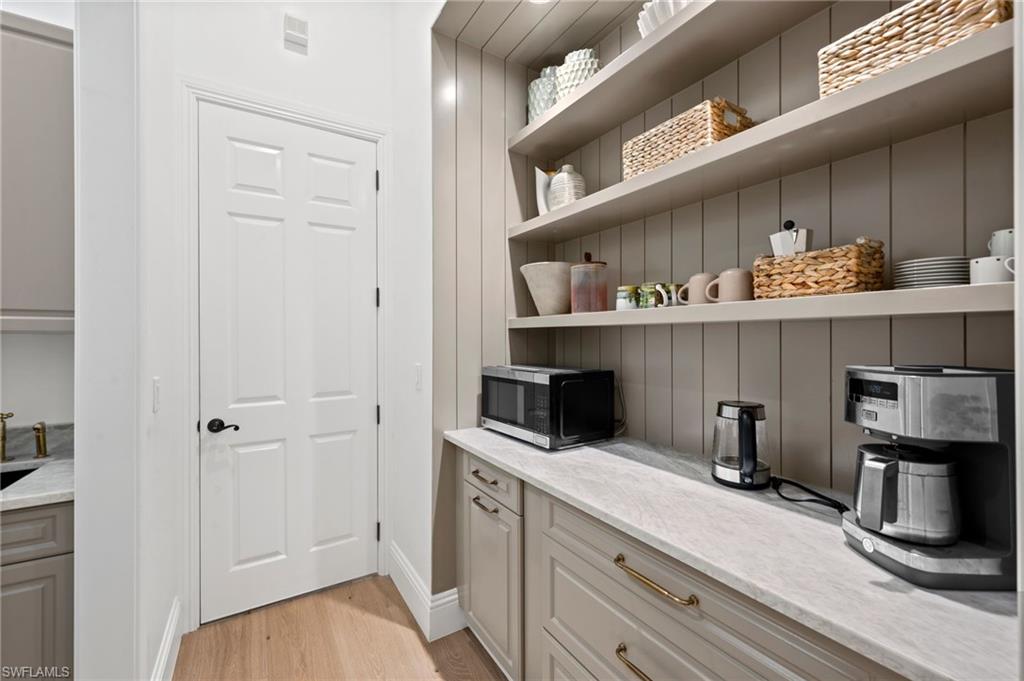 WILSHIRE LAKES - Residential