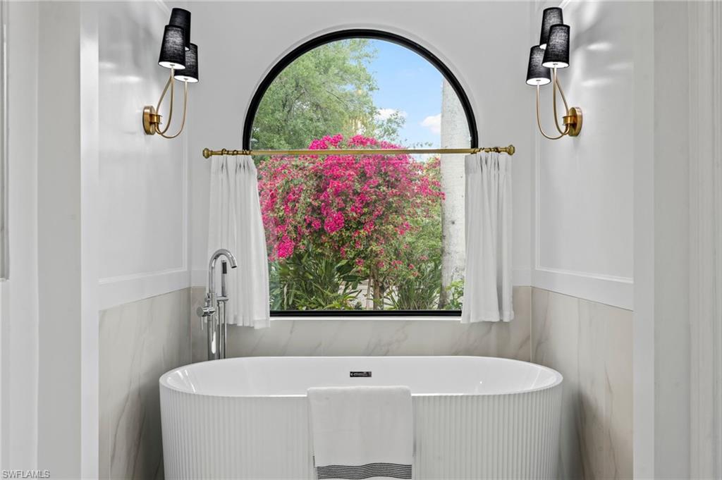 WILSHIRE LAKES - Residential