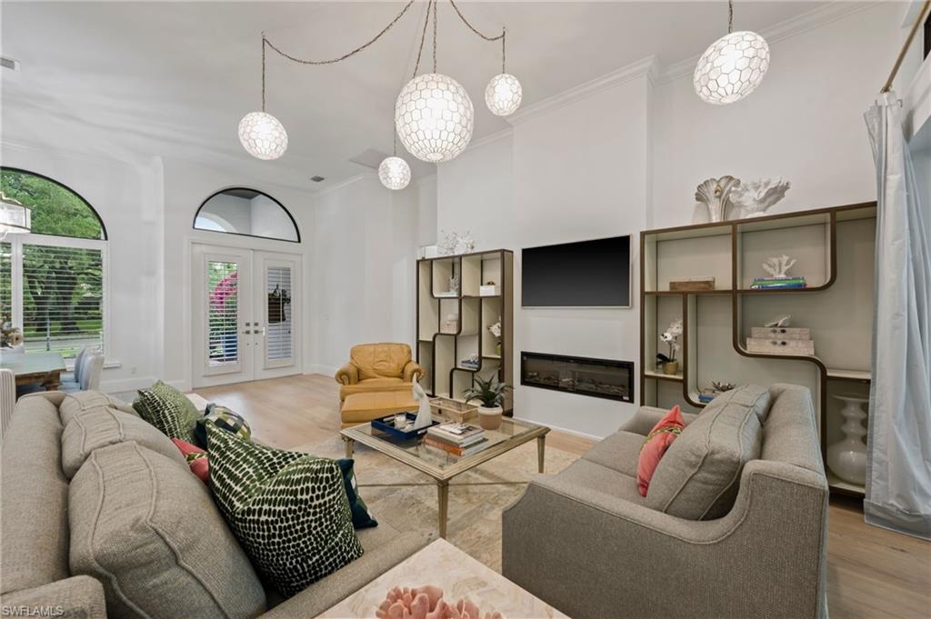 WILSHIRE LAKES - Residential