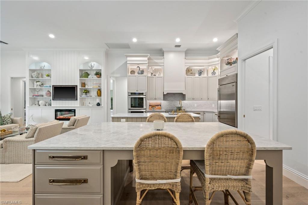 WILSHIRE LAKES - Residential