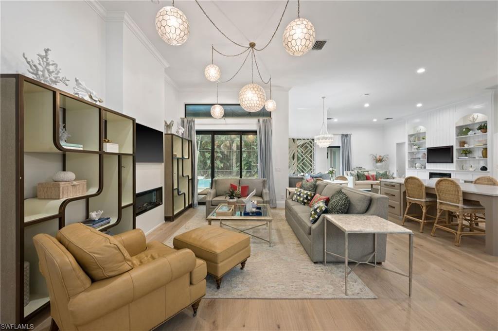 WILSHIRE LAKES - Residential