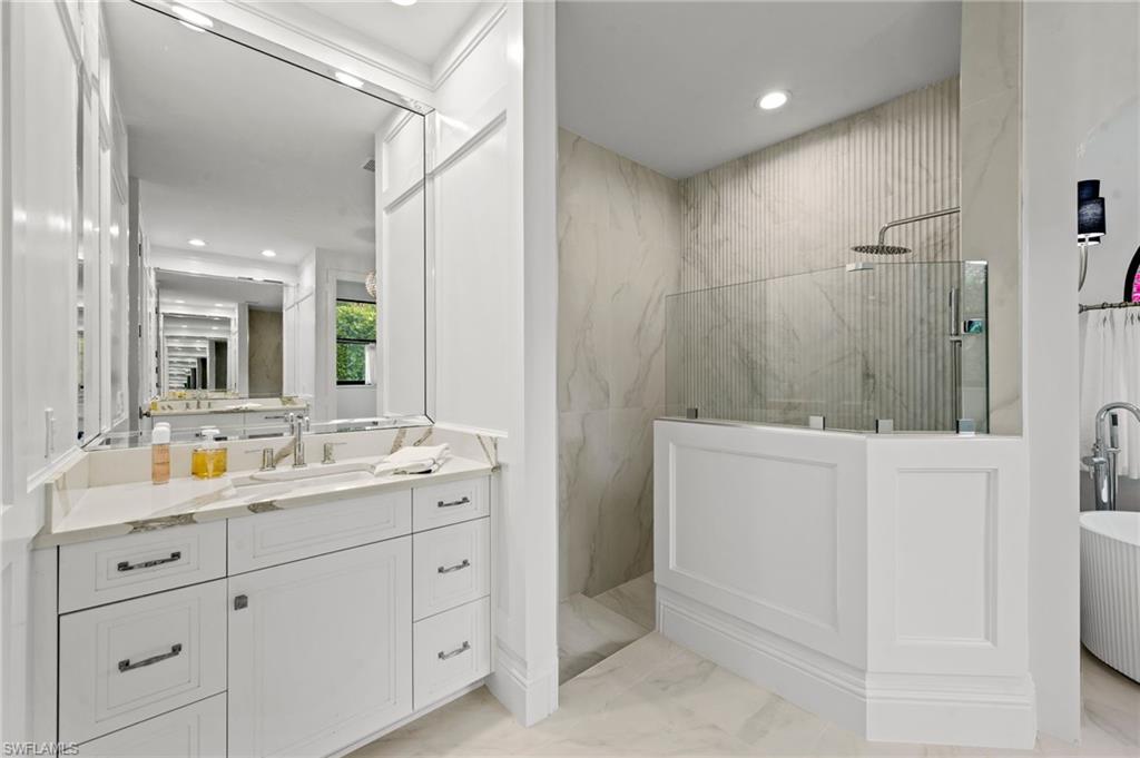 WILSHIRE LAKES - Residential