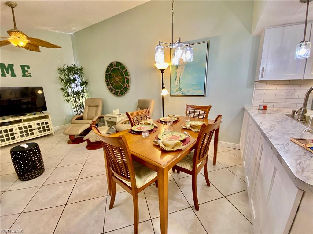 FOXMOOR LAKES - Residential