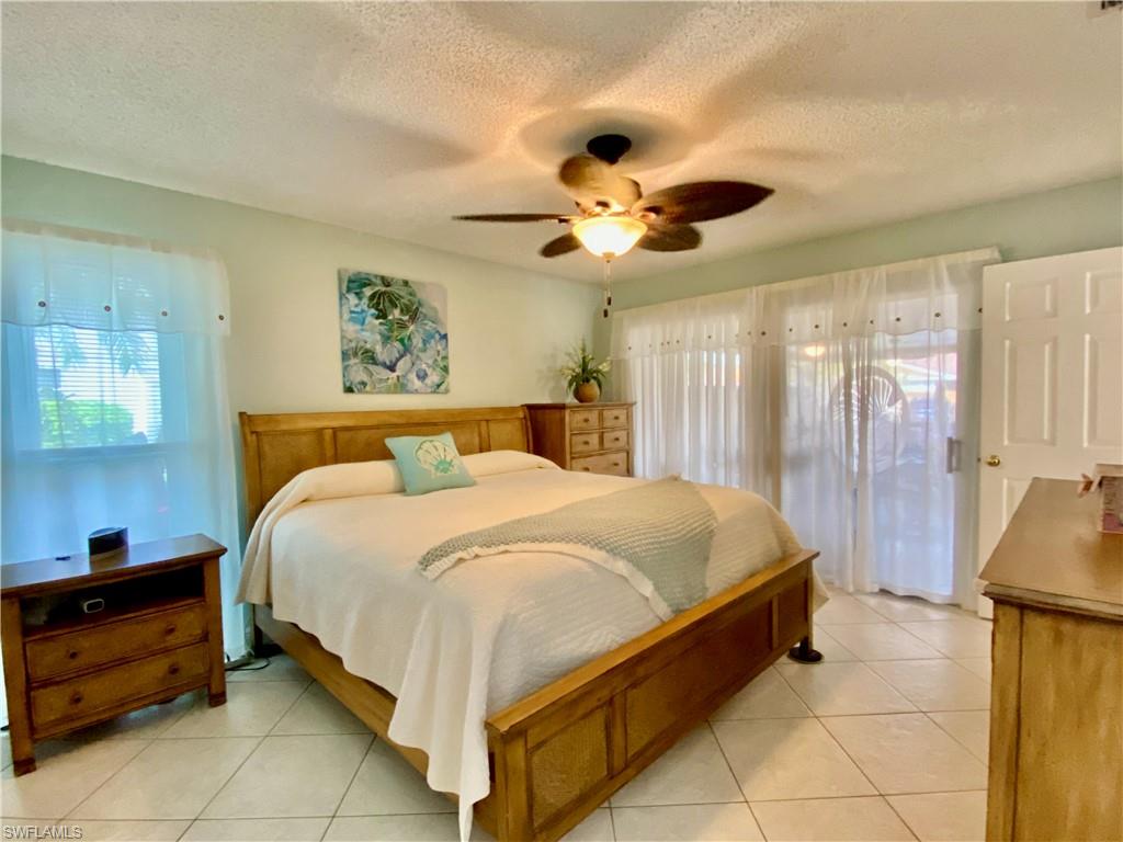 FOXMOOR LAKES - Residential