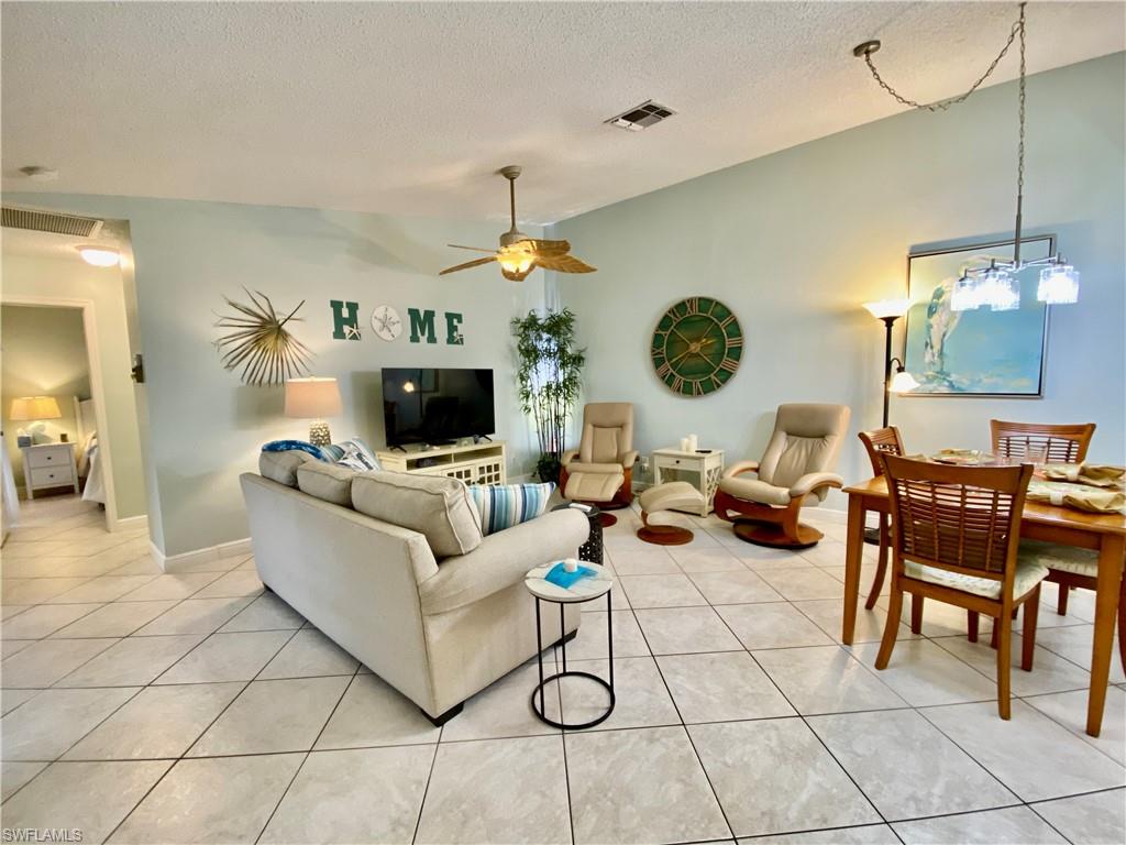 FOXMOOR LAKES - Residential