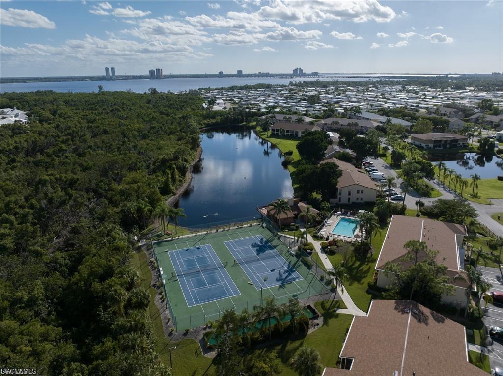 FOXMOOR LAKES - Residential