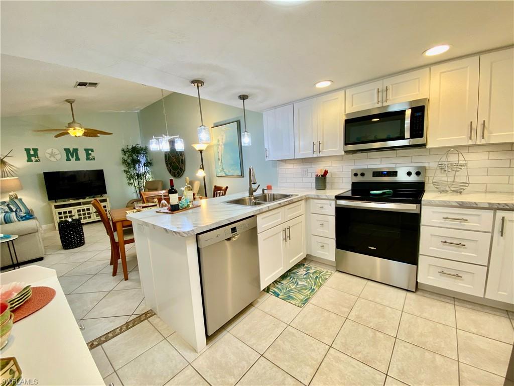 FOXMOOR LAKES - Residential