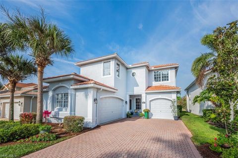 1905 Isla De Palma CIR NAPLES FL 34119