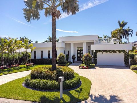 2261 Trout CT NAPLES FL 34102
