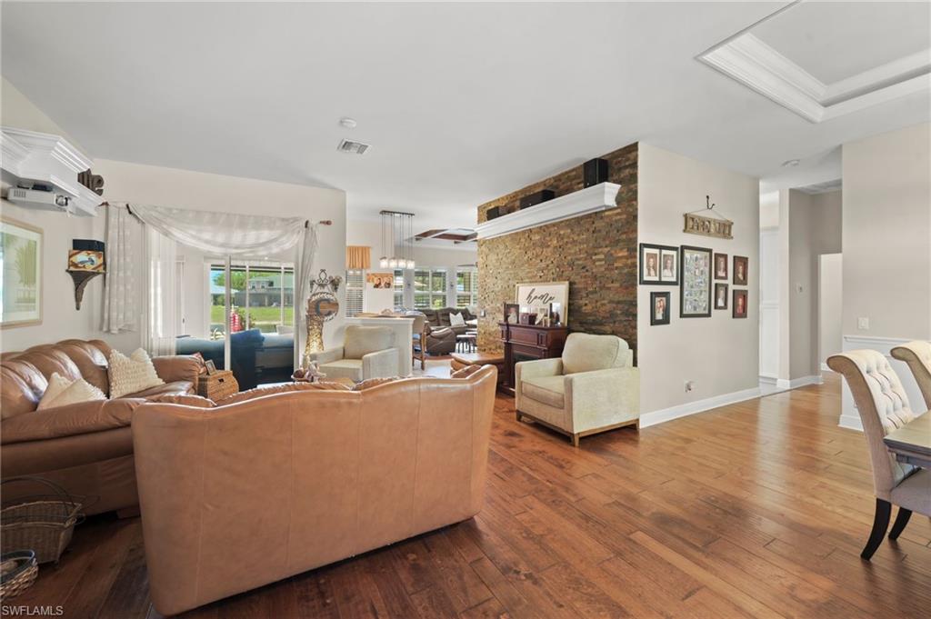 THE ENCLAVE - Residential