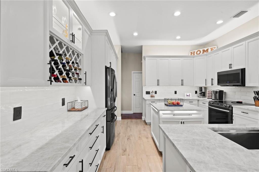 THE ENCLAVE - Residential