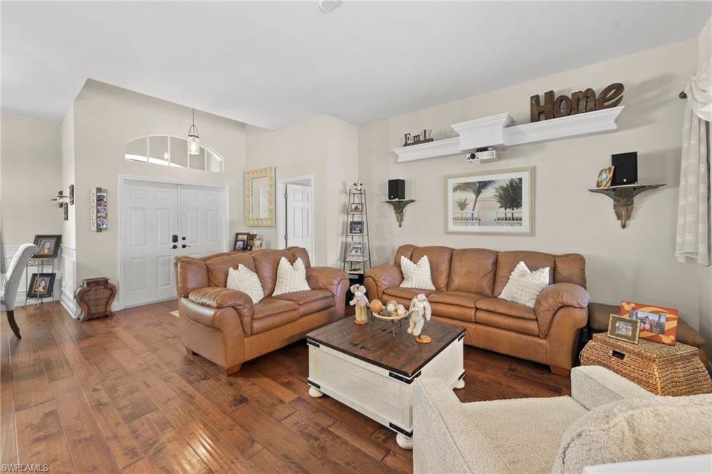 THE ENCLAVE - Residential