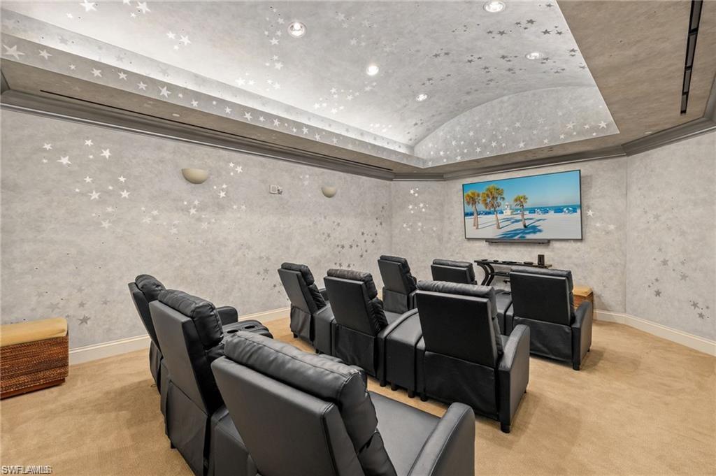 ST. TROPEZ - Residential