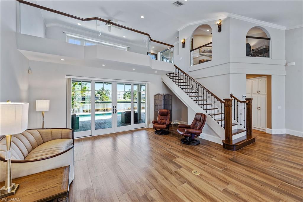 MARCO BEACH - Residential