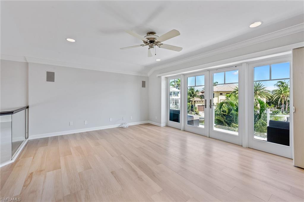 MARCO BEACH - Residential