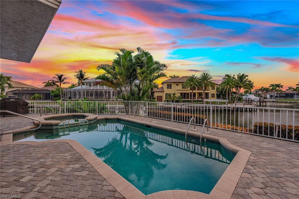 MARCO BEACH - Residential